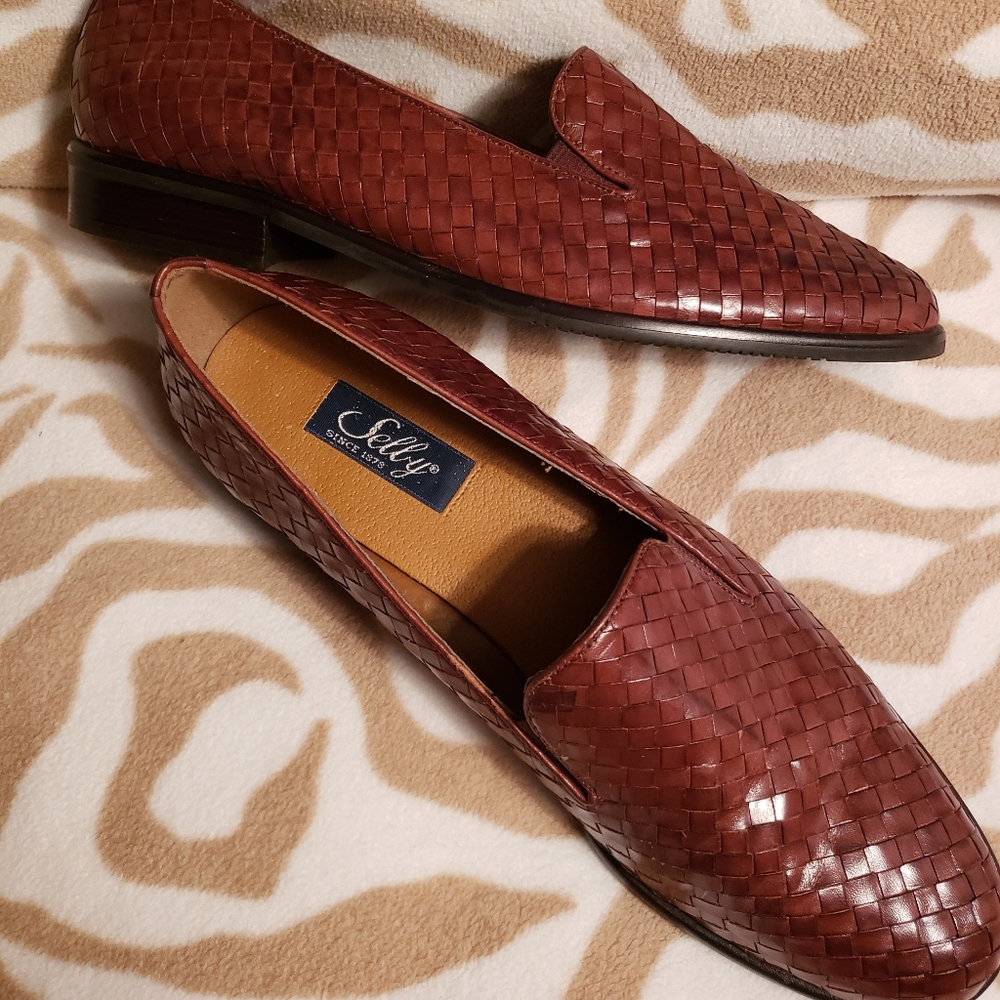 Vintage Selby Leather Flats. Excellent Condition. Brown. Size 9N.